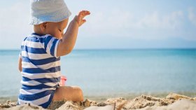 مستشفيات تستقبل عشرات الرُضَّع بسبب اصطحابهم للبحر