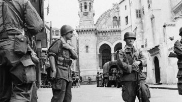 رمتنا بدائها وانسلّت