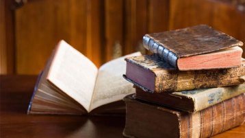 أي تاريخ ندرس؟