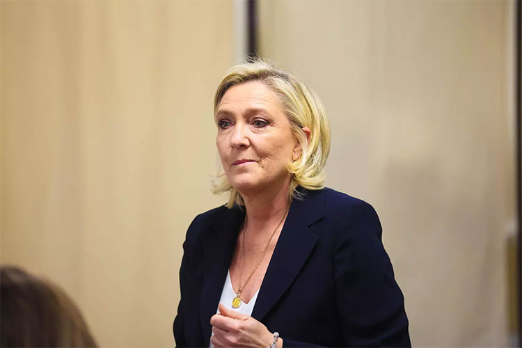 A Thousand French Historians Recall the heinous Crimes of Le Pen’s Party in Algeria