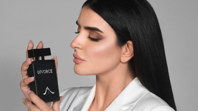 بالفيديو.. ابنة حاكم دبي تطلق عطر خاص بعد شهرين  من انفصالها عن زوجها!