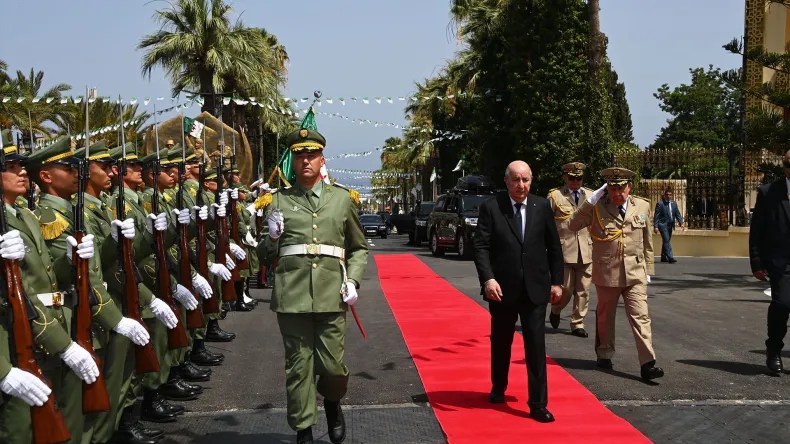 Tebboune préside la cérémonie de sortie de promotions à l’Académie militaire de Cherchell