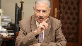 فرنسا في يد أوليغارشية لا تفقه سوى المصالح الميكيافيلية