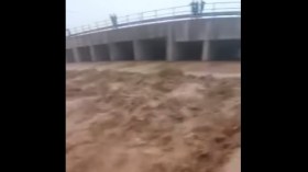 بالصور.. فيضانات تضرب تمنراست على إثر تساقط أمطار طوفانية