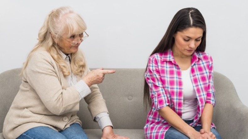 المعاملة بالمثل قانون يحكم العلاقات.. والقيم الاجتماعية والدينية على الهامش