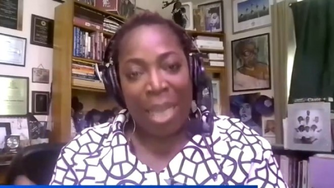 استقالة مذيعة طرحت على بايدن أسئلة تم الاتفاق عليها مسبقا