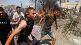 100 شهيد في مجزرة مروعة في مخيم للنازحين بخان يونس