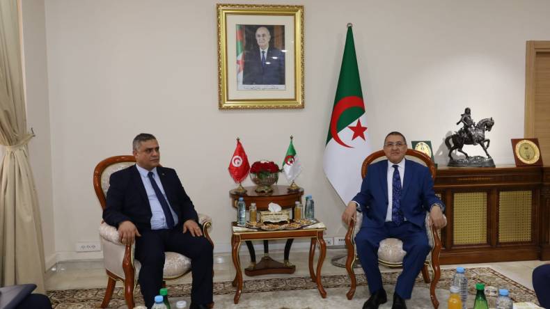 مباحثات جزائرية تونسية حول الهجرة