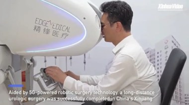 Inédit (vidéo): Un chirurgien a opéré un patient qui se trouvait à 5.000 kilomètres