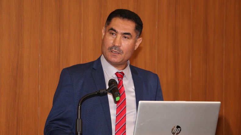 لعقاب يترأس جلسة عمل لتقييم استعدادات التكفل بالصحفيين المعنيين بتغطية رئاسيات 7 سبتمبر