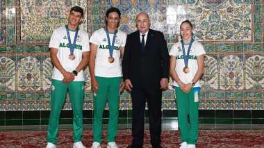 رئيس الجمهورية عبد المجيد تبون يُكرّم صُنّاع الأمجاد في قصر المرادية