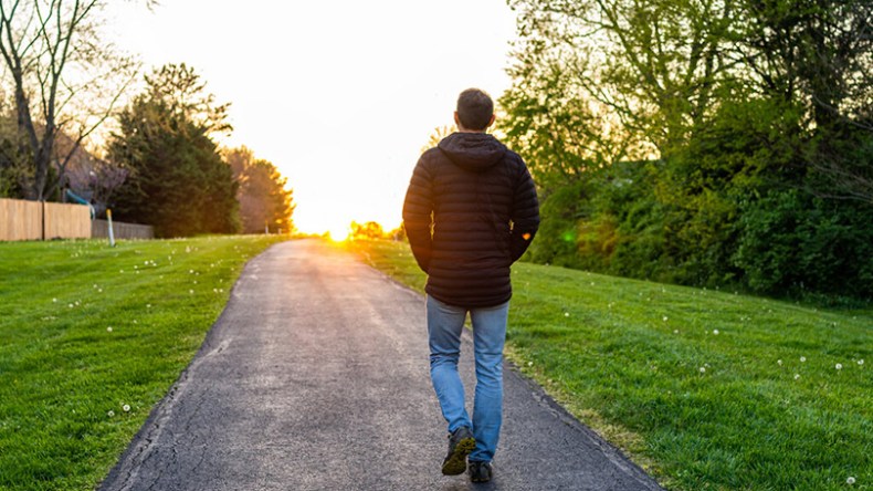 كم خطوة يجب أن تمشي لتحافظ على صحتك؟