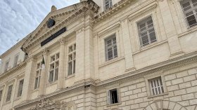 11 متهمًا عن رحلات مشبوهة وتزوير فواتير وتأشيرات