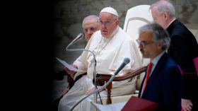 Le pape condamne les tentatives visant à «repousser les migrants»