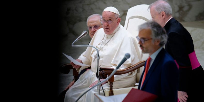 Le pape condamne les tentatives visant à «repousser les migrants»