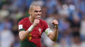 البرتغالي “بيبّي” يُعلّق حذاءه