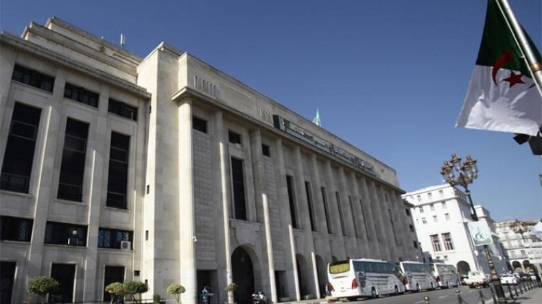 افتتاح الدورة البرلمانية الرابعة مؤجل بسبب الانتخابات الرئاسية