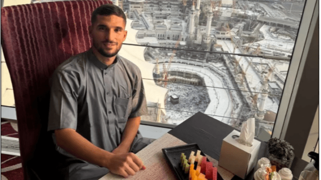 عوار يؤدي مناسك العمرة قبل الالتحاق بتربص “الخضر”