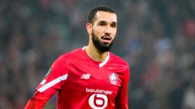 لافتة كبيرة لِأنصار فريق ليل تعاطفا مع بن طالب