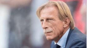 وفاة المدرب الأسطوري في كرة القدم الألمانية