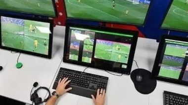 Des arbitres algériens en Egypte pour la formation sur la VAR