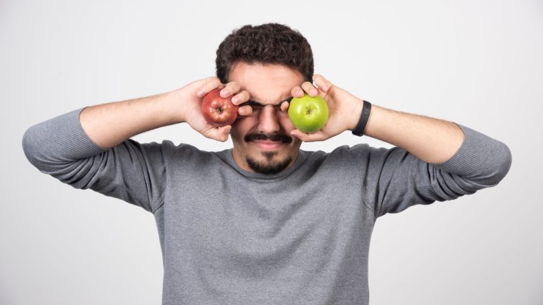 تعرّف على 9 أطعمة تدعم صحة البصر