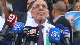 حساني شريف: “برنامجي الانتخابي يلبي طموحات الجزائريين في التغيير”