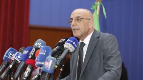 حساني شريف: لا خصوم لي وتنافسي نابع من ولائي للوطن