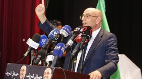 حساني شريف: مراجعة سياسة الدعم لتكفل أحسن بالفئات الهشة