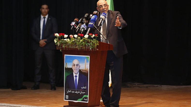 حساني شريف: نتعهد بضمان توزيع عادل للسكن