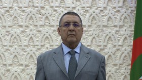 مديرية الحملة الانتخابية للمترشّح تبون “تتبرأ” من أي جمع للأموال باسمها