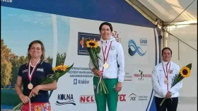 الجزائرية كارول بوزيدي تحرز ذهبيتين في بطولة العالم للتجديف