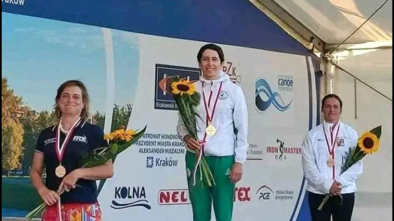 الجزائرية كارول بوزيدي تحرز ذهبيتين في بطولة العالم للتجديف