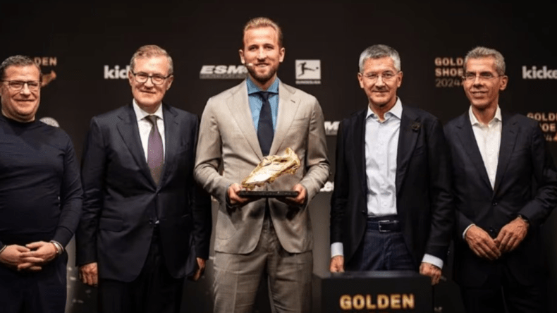 هاري كين يتسلم جائزة الحذاء الذهبي (فيديو)