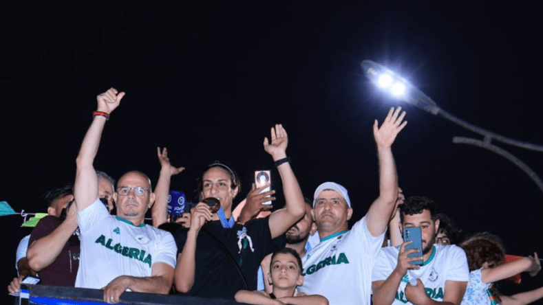 أشهر مروّج نزالات في بريطانيا يريد التعاقد مع إيمان خليف