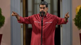 شوارب “مادورو”.. وليزر “ماسك”!