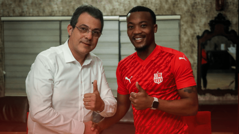 شباب بلوزداد يدعم صفوفه بمهاجم منتخب جنوب إفريقيا