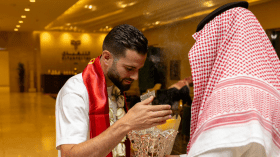 بالصور.. ناتشو يصل إلى السعودية للانتظام في تدريبات القادسية