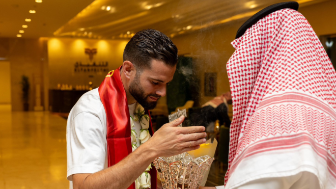 بالصور.. ناتشو يصل إلى السعودية للانتظام في تدريبات القادسية