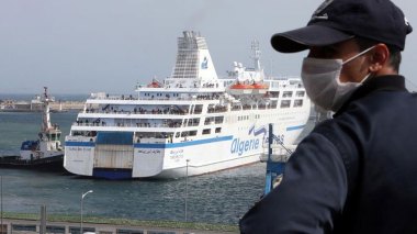 Checking the Health Status of Travelers to Algeria