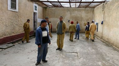 Conditional release for prisoners without paying fines and court fees