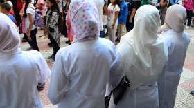 أستاذات مُرَسمات ومتعاقدات.. دون عطلة أمومة!