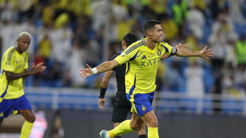 هل وصل رونالدو إلى 900 هدف في مسيرته الاحترافية؟