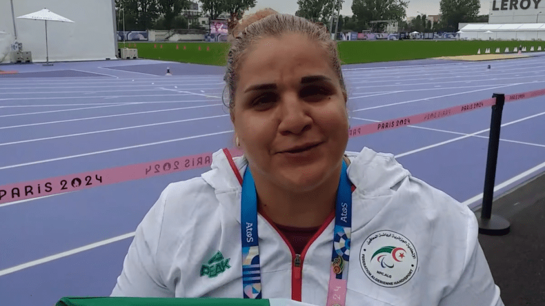 بالفيديو.. هذا ما قالته الجزائرية صايفي بعد التتويج بالذهب في باريس