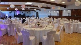 تعطّل التكييف بقاعات الحفلات يُفسد أعراس جزائريين