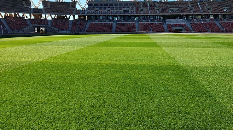 “الملعب جاهز لاحتضان لقاء الجزائر – غينيا الاستوائية”