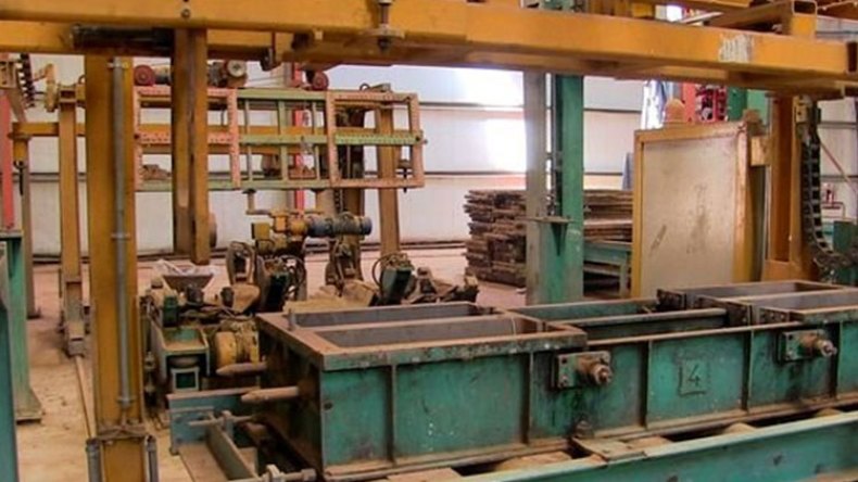 بعث نشاط مصنع عوارض الخرسانة للسكك الحديدية في سيدي بلعباس
