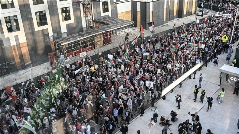 Chicago: Des manifestants propalestiniens protestent dans les rues lors du dernier jour de la convention démocrate