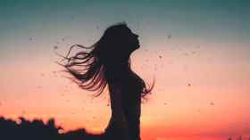 الجميلات الناجحات منبوذات اجتماعيا