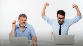 8 تصرفات تدل أن صديقك يغار منك سرا